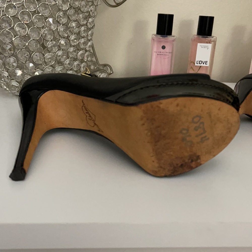 Heels - Picture 4 of 5
